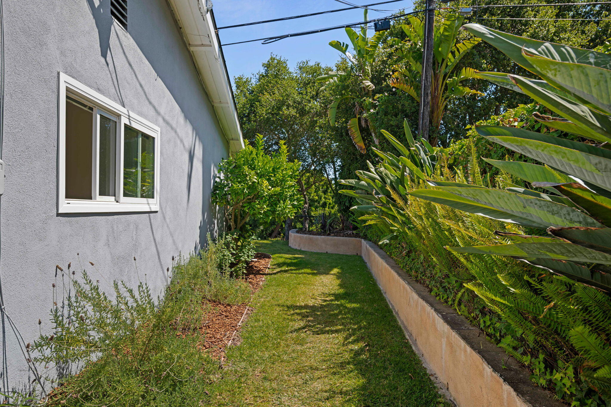 1111 Crestline Drive