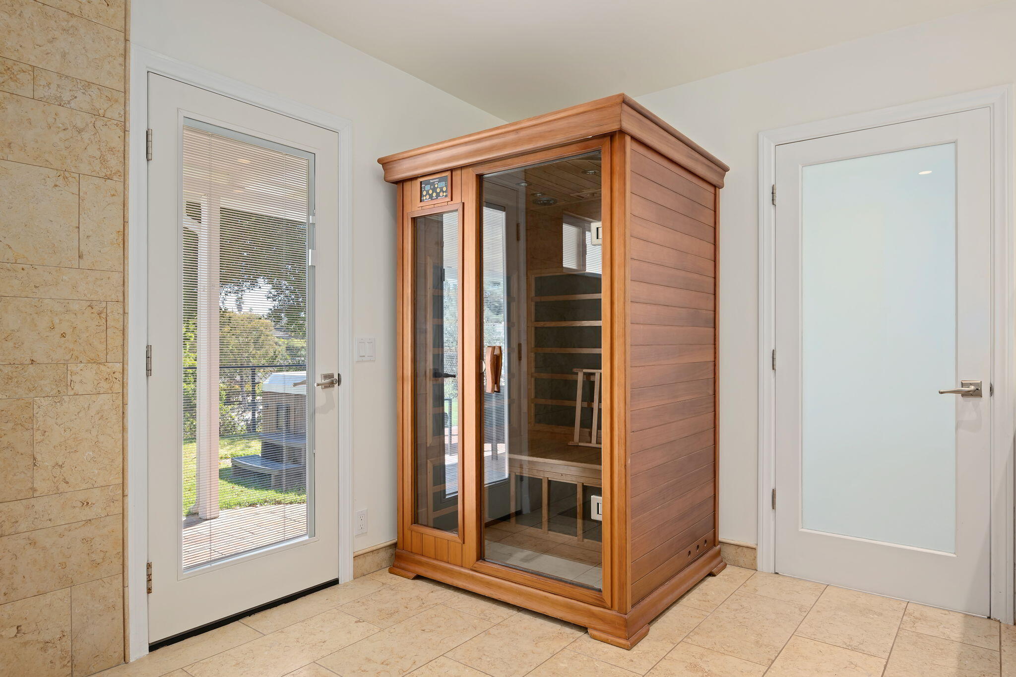 1111 Crestline Drive