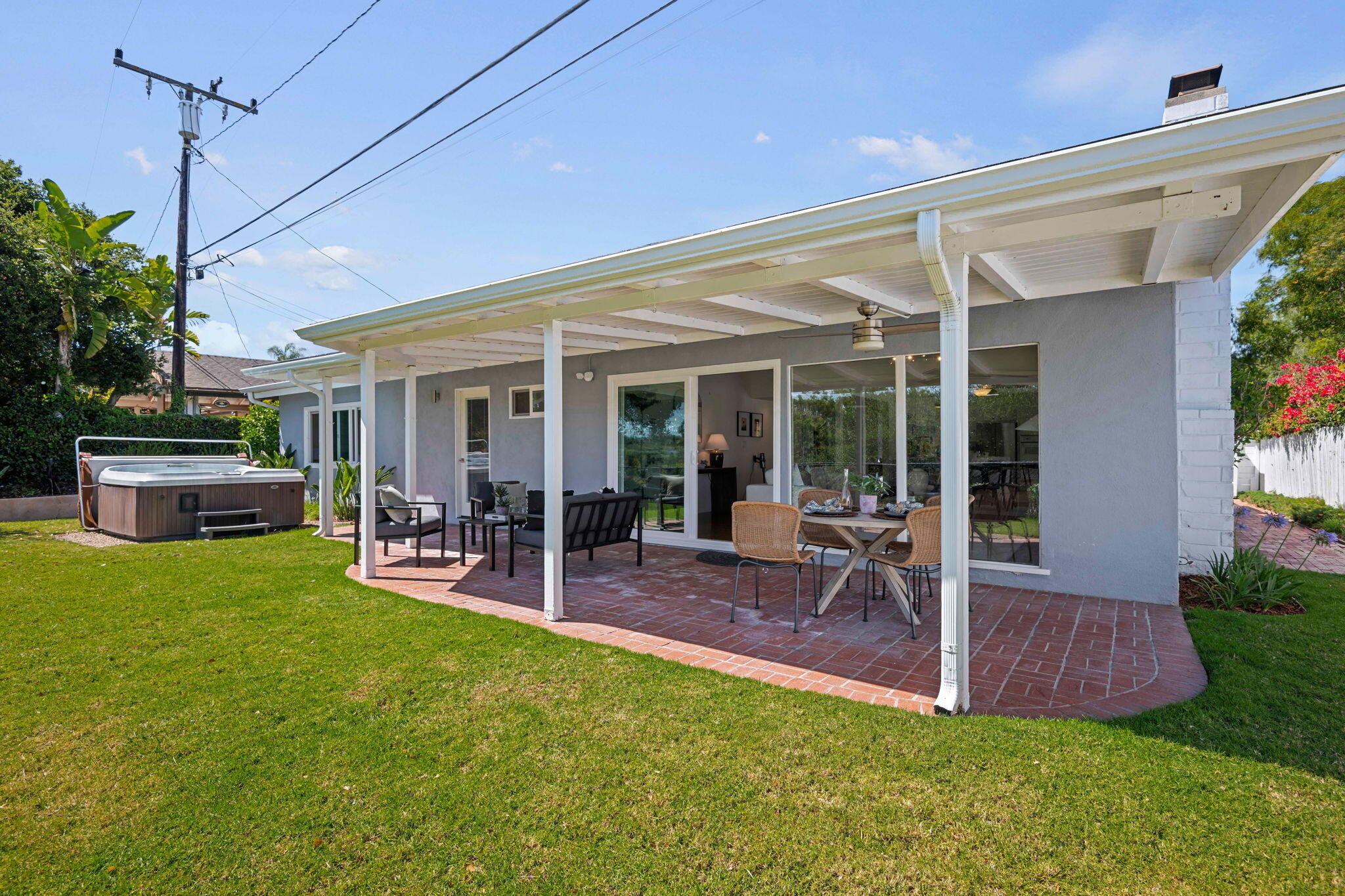 1111 Crestline Drive