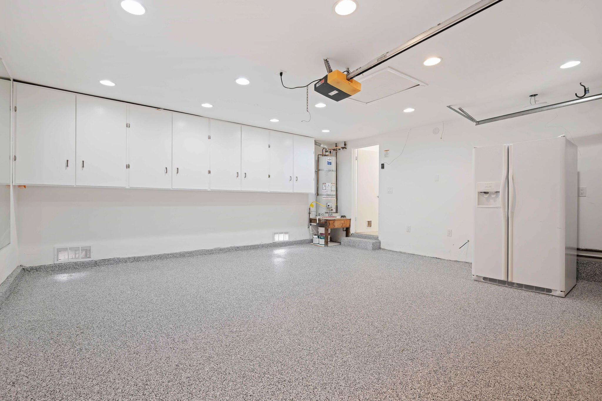 1111 Crestline Drive