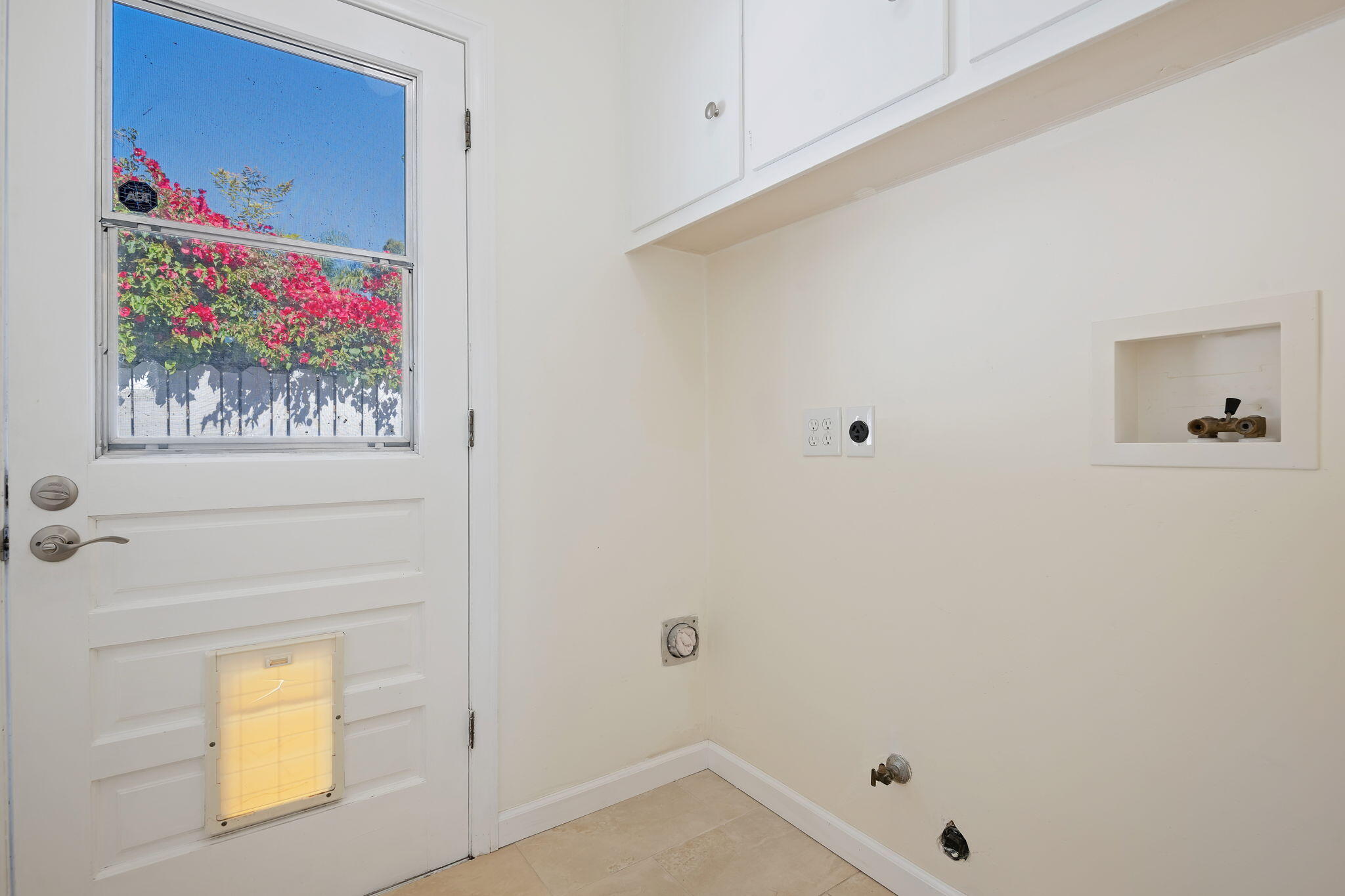 1111 Crestline Drive