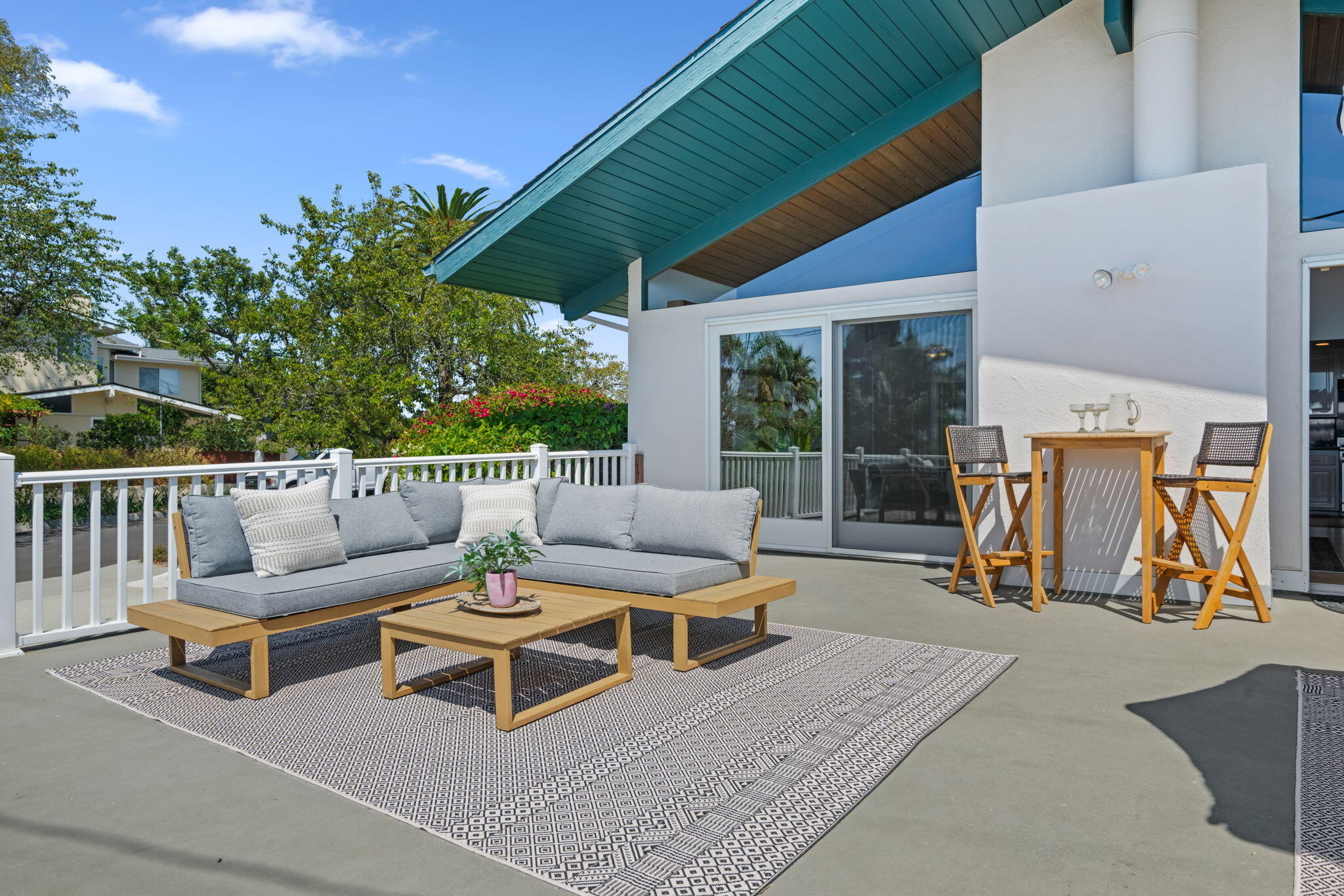 1749 La Coronilla Drive