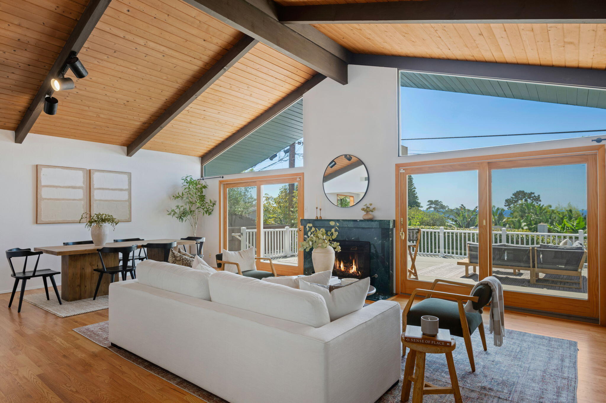 1749 La Coronilla Drive