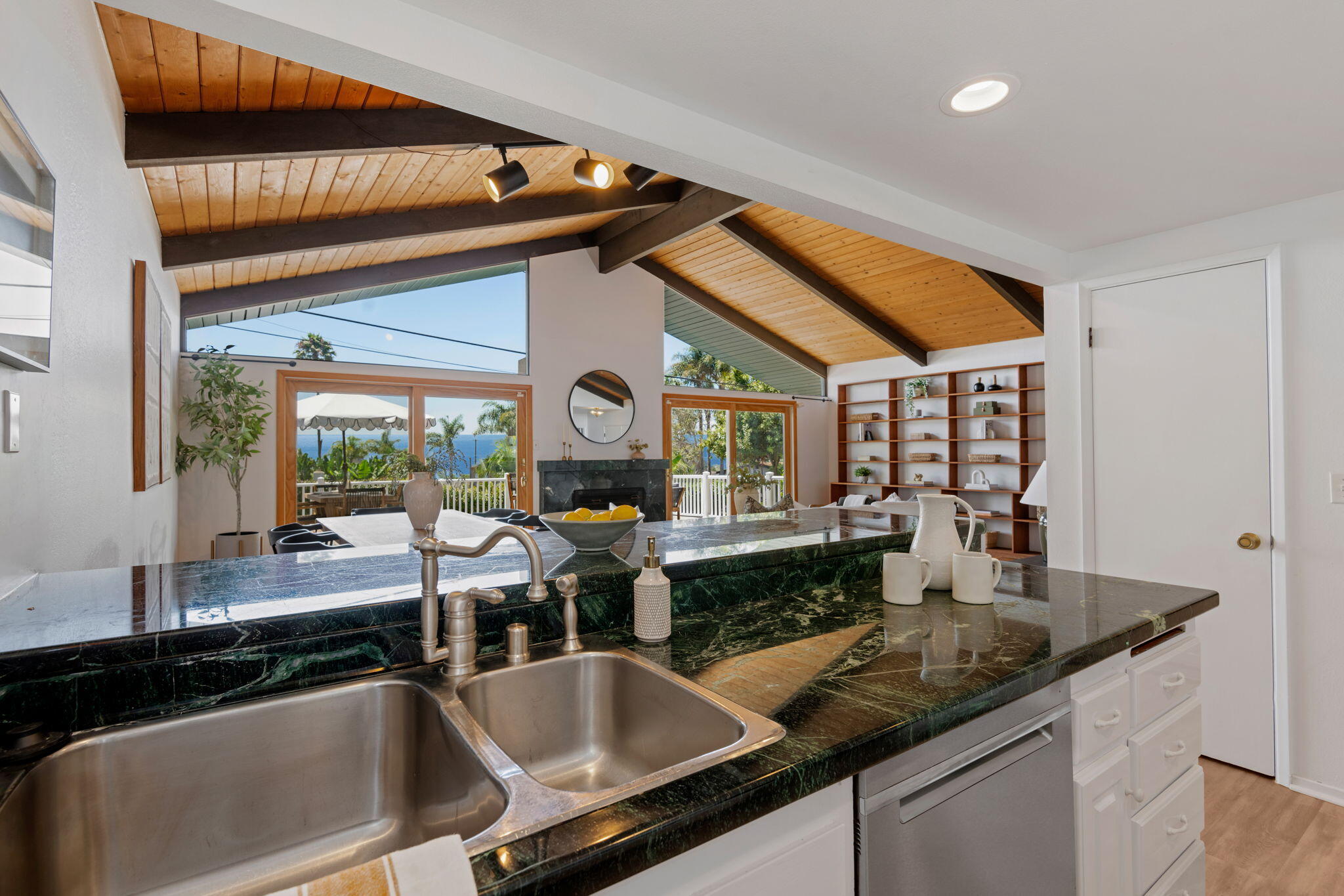 1749 La Coronilla Drive