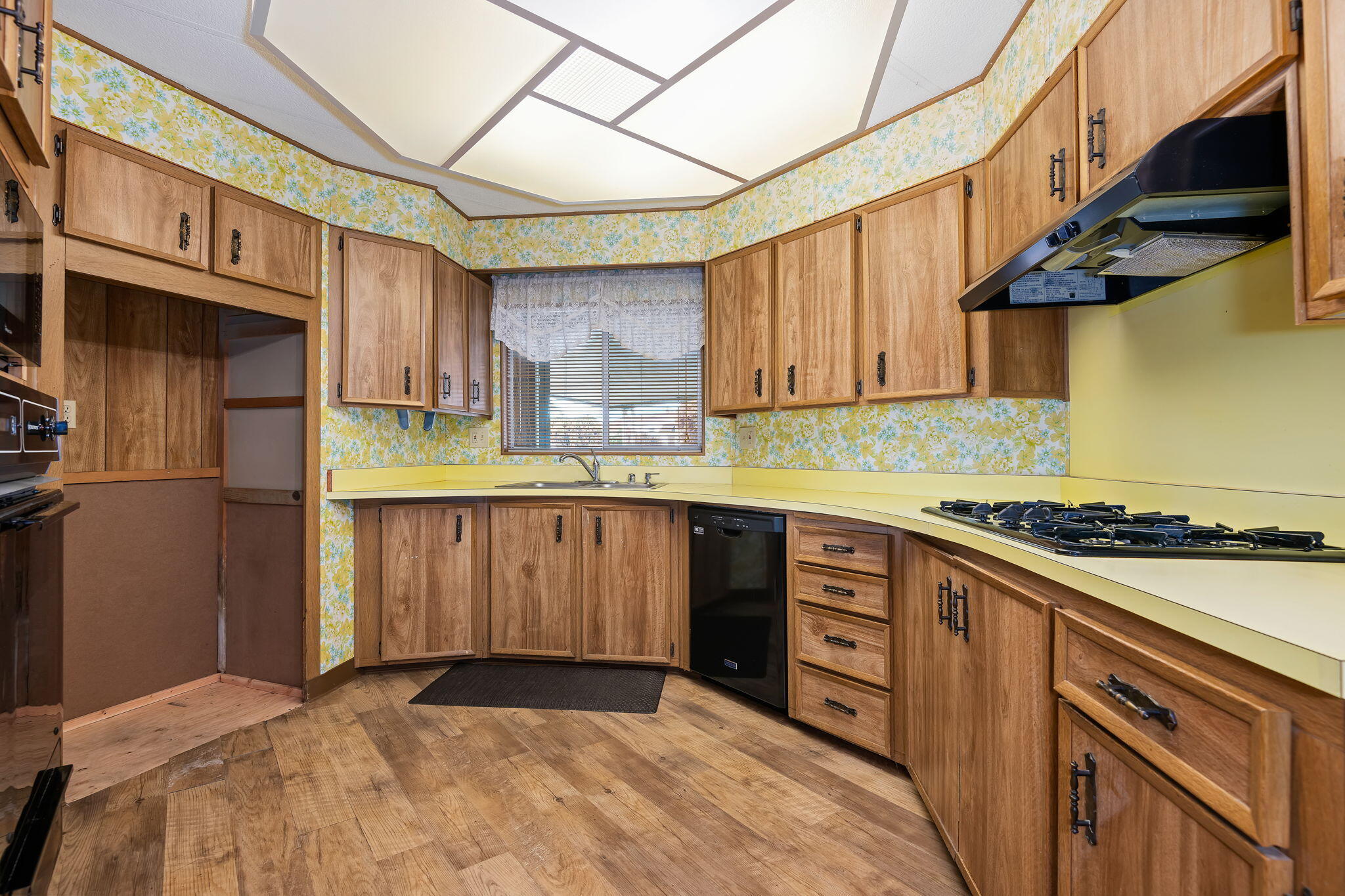 3950 Via Real Spc 103