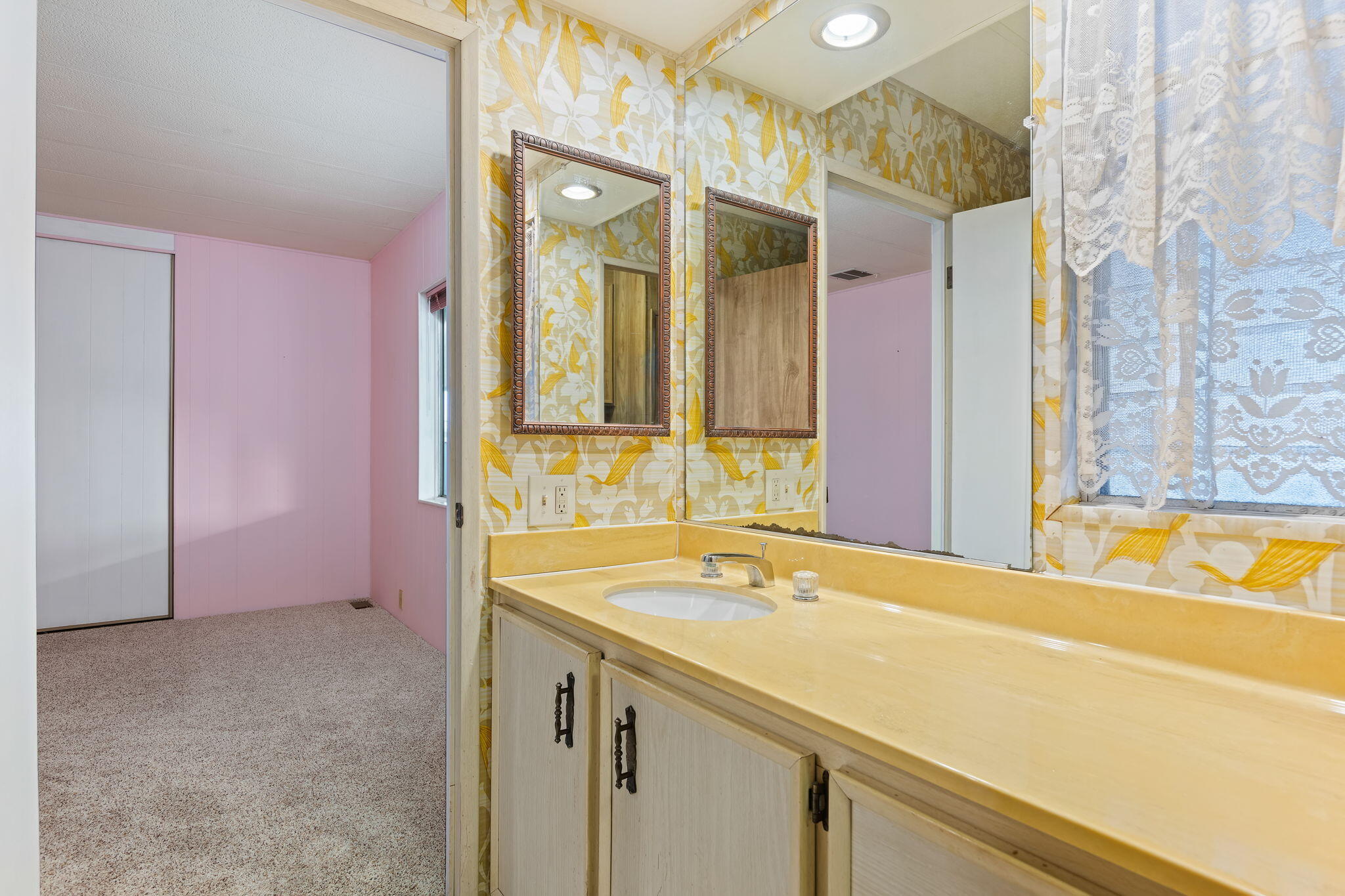 3950 Via Real Spc 103