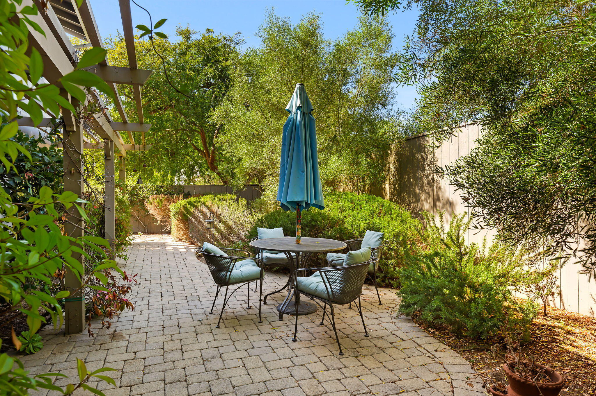 1211 Plaza Del Monte