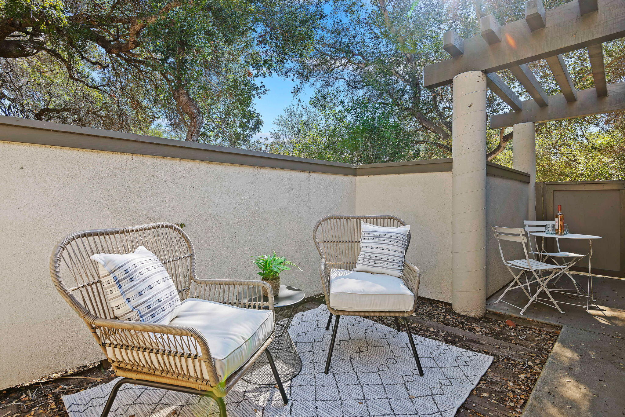 4039 Primavera Road, 1