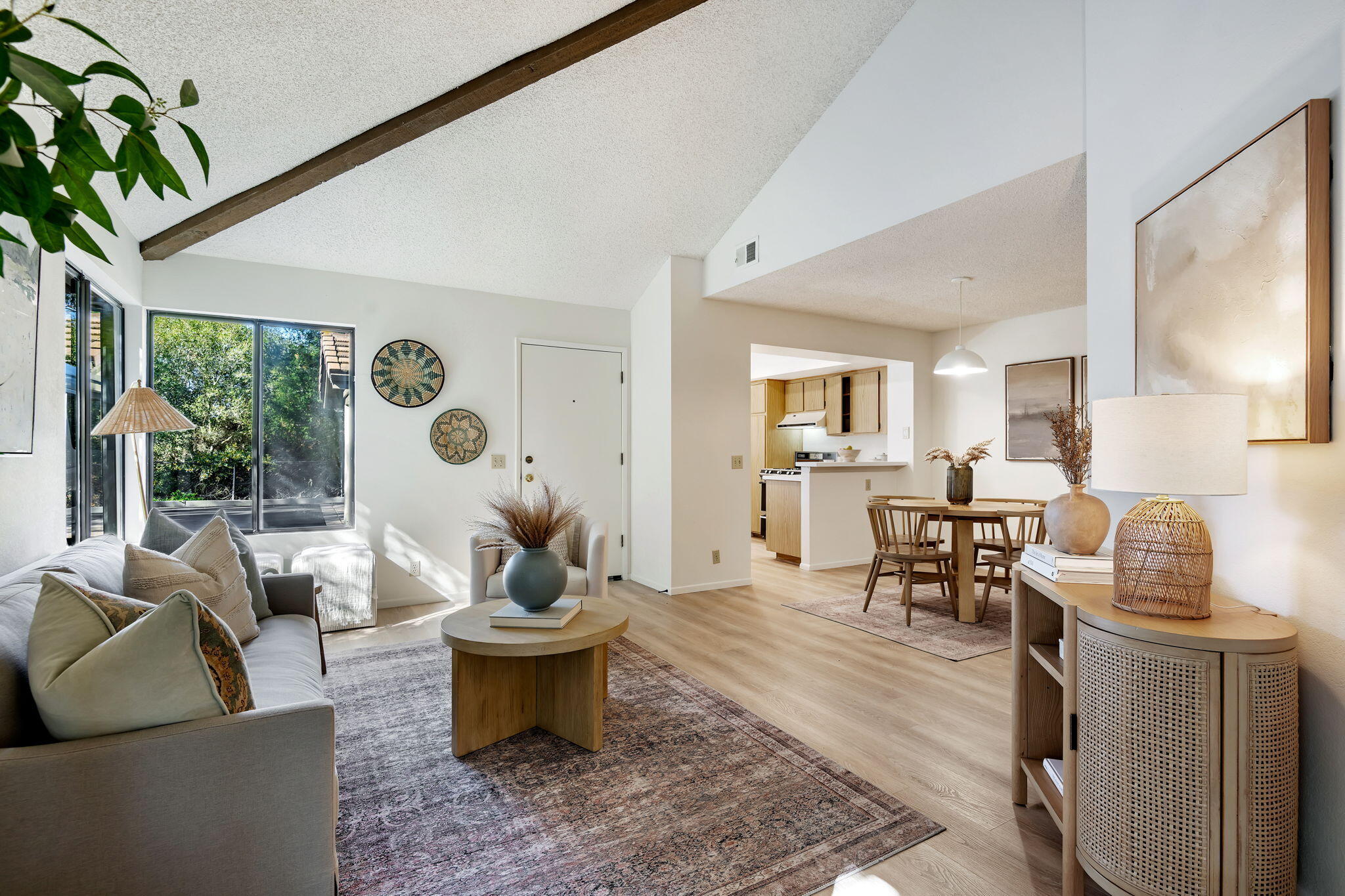 4039 Primavera Road, 1