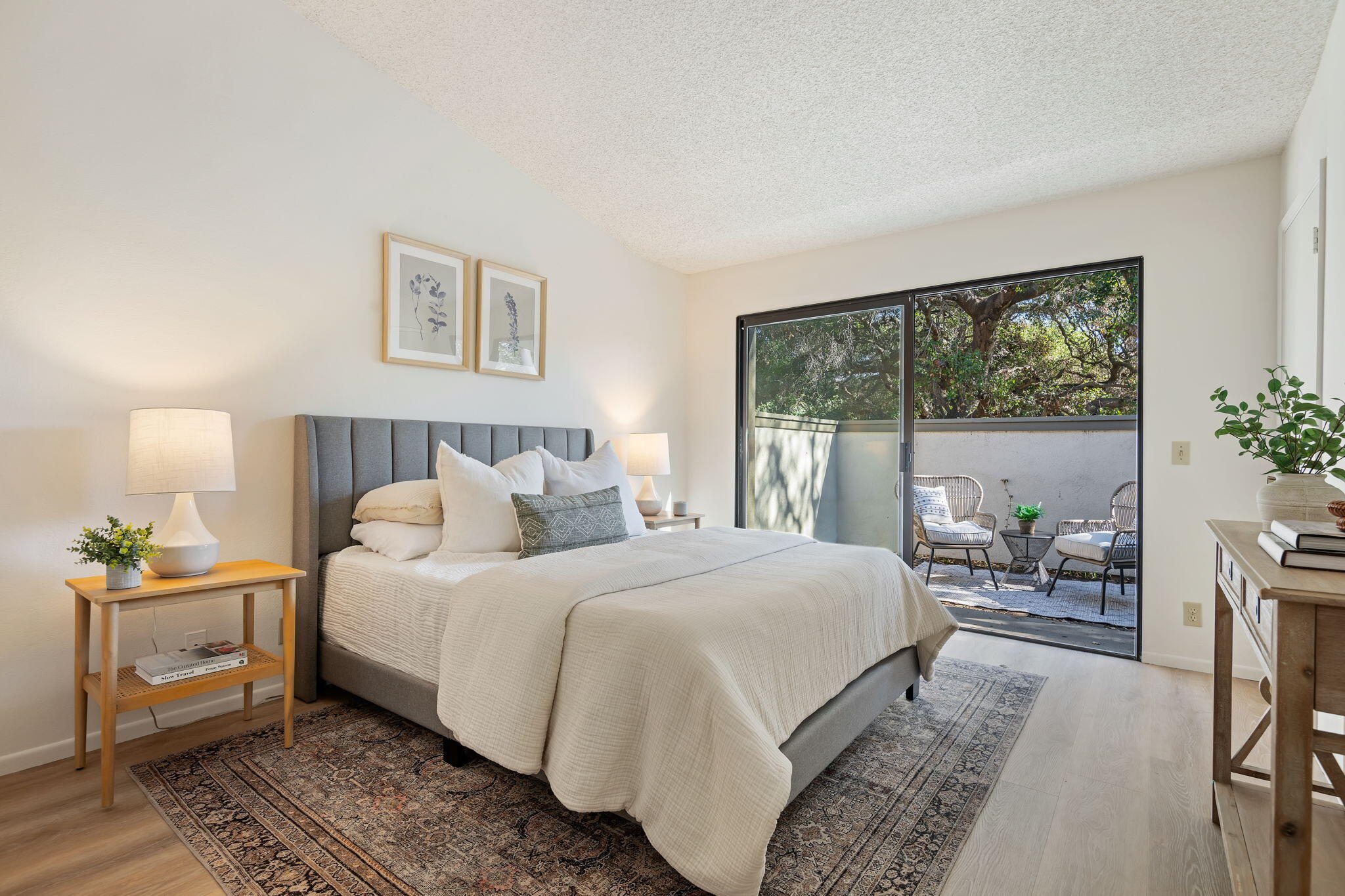 4039 Primavera Road, 1