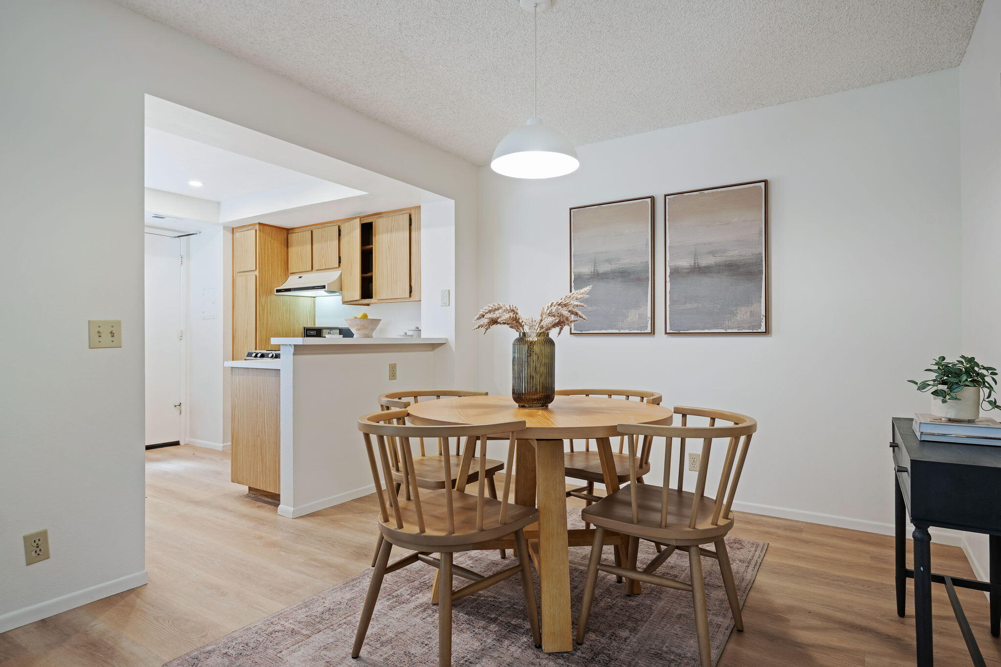 4039 Primavera Road, 1