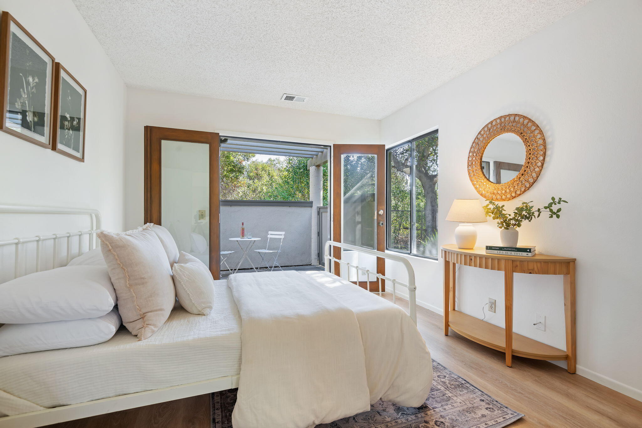 4039 Primavera Road, 1