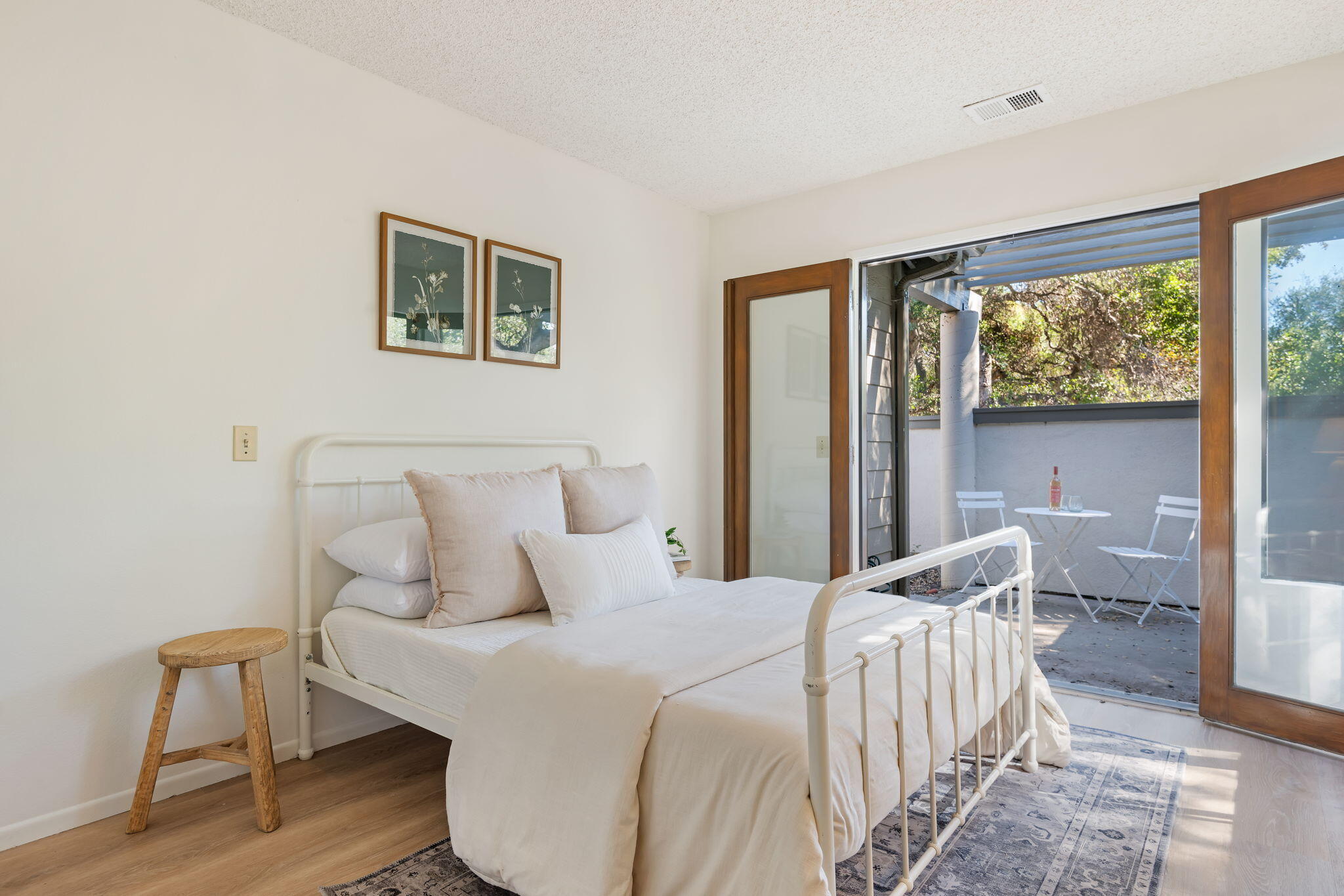 4039 Primavera Road, 1