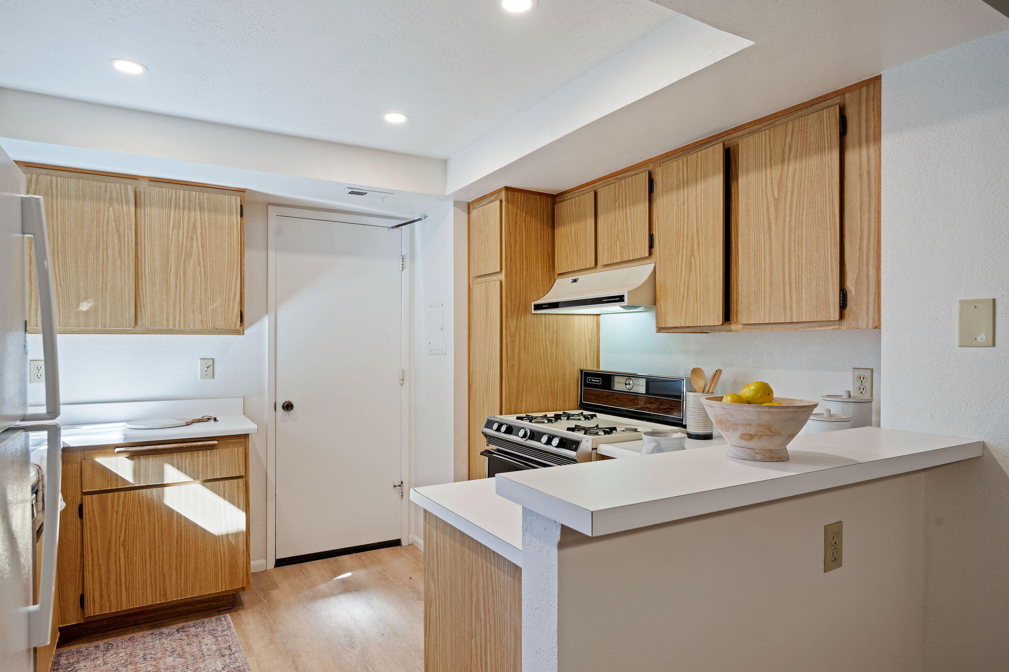 4039 Primavera Road, 1