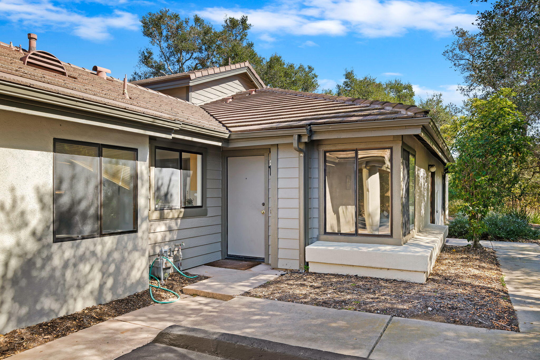 4039 Primavera Road, 1