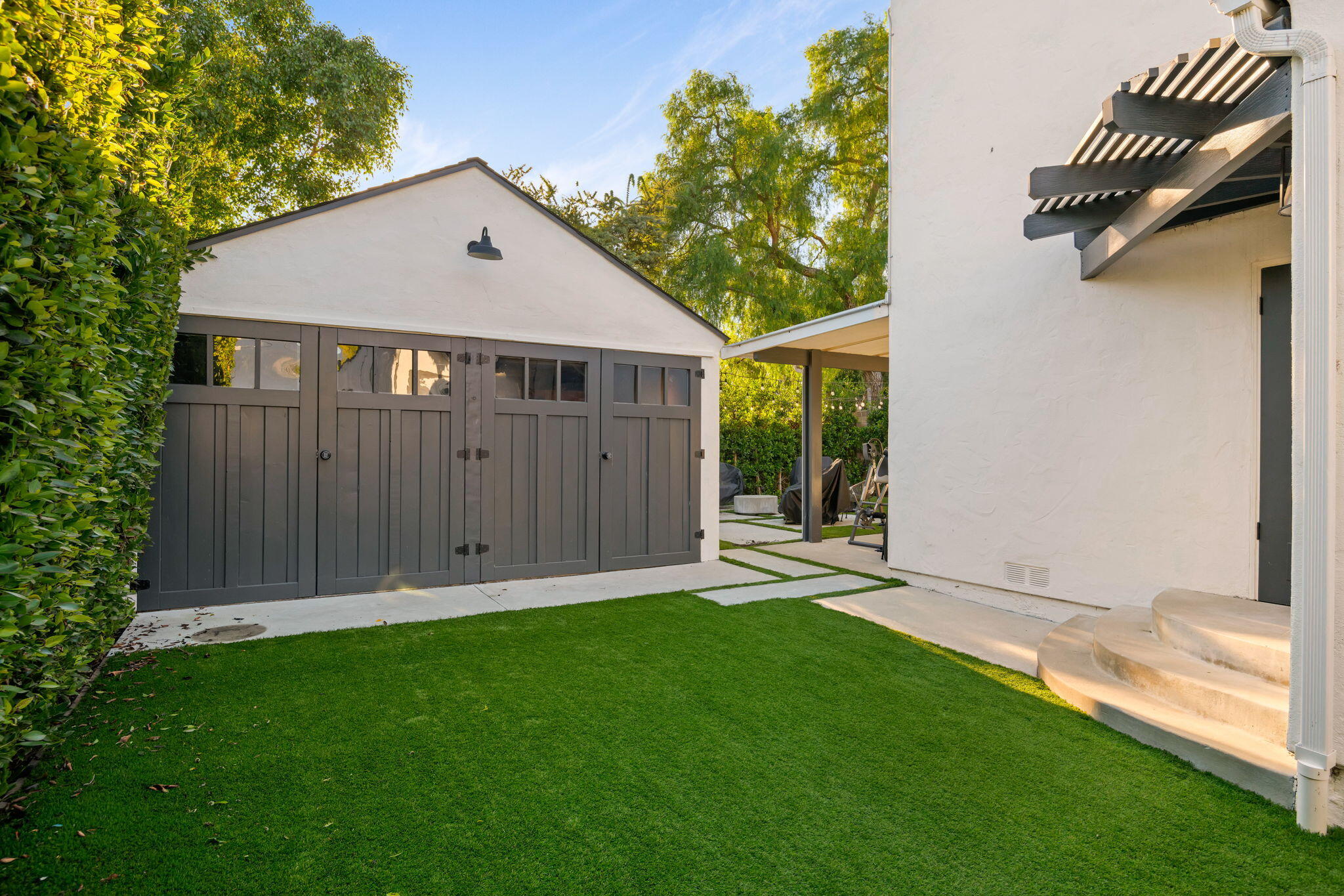 1625 Mountain Avenue