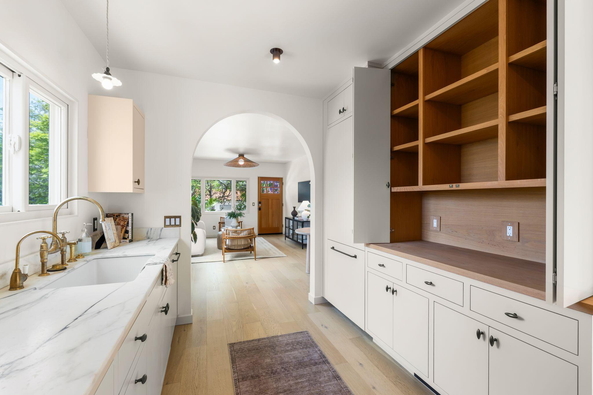 209 W Constance Avenue