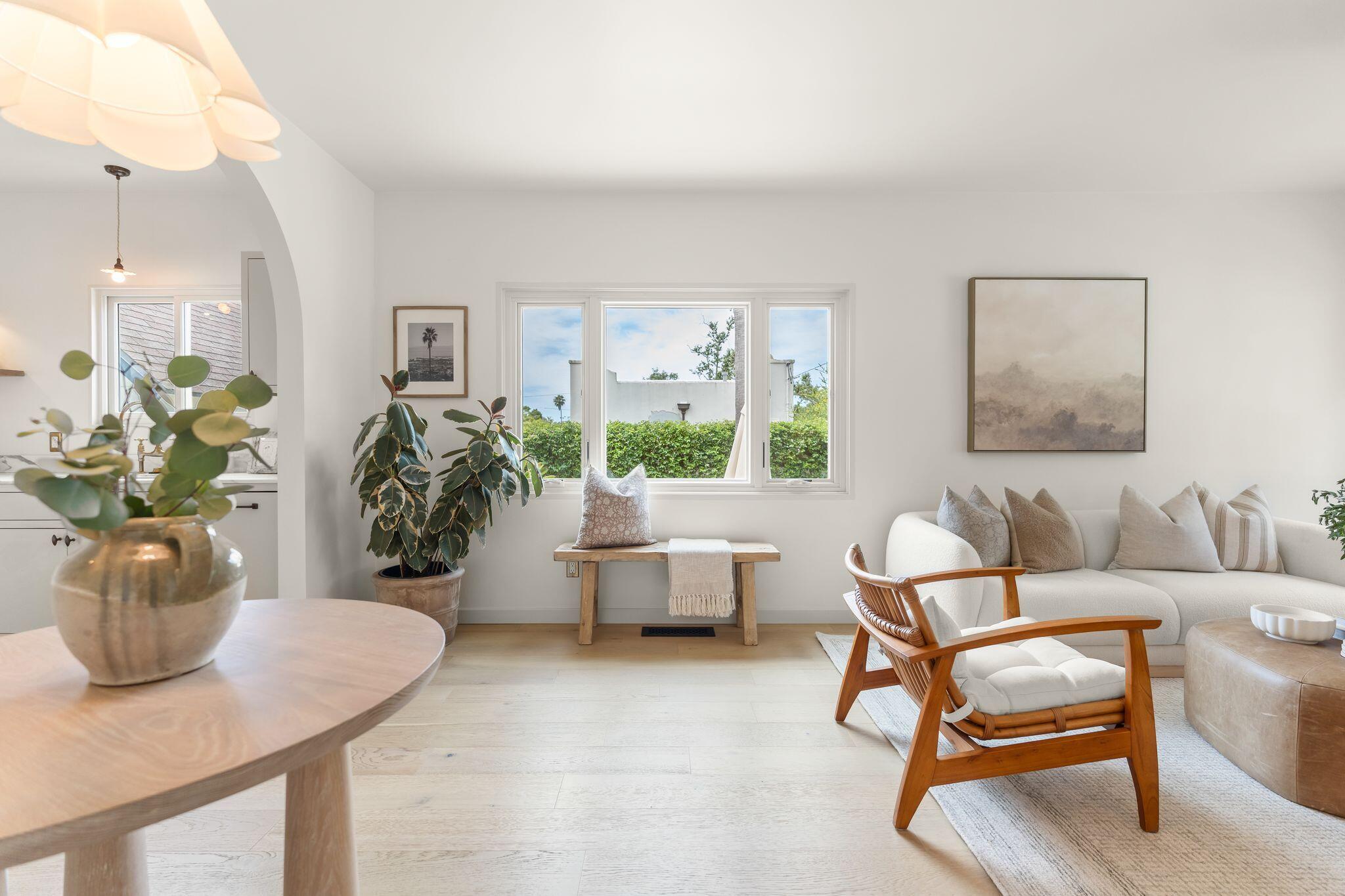 209 W Constance Avenue