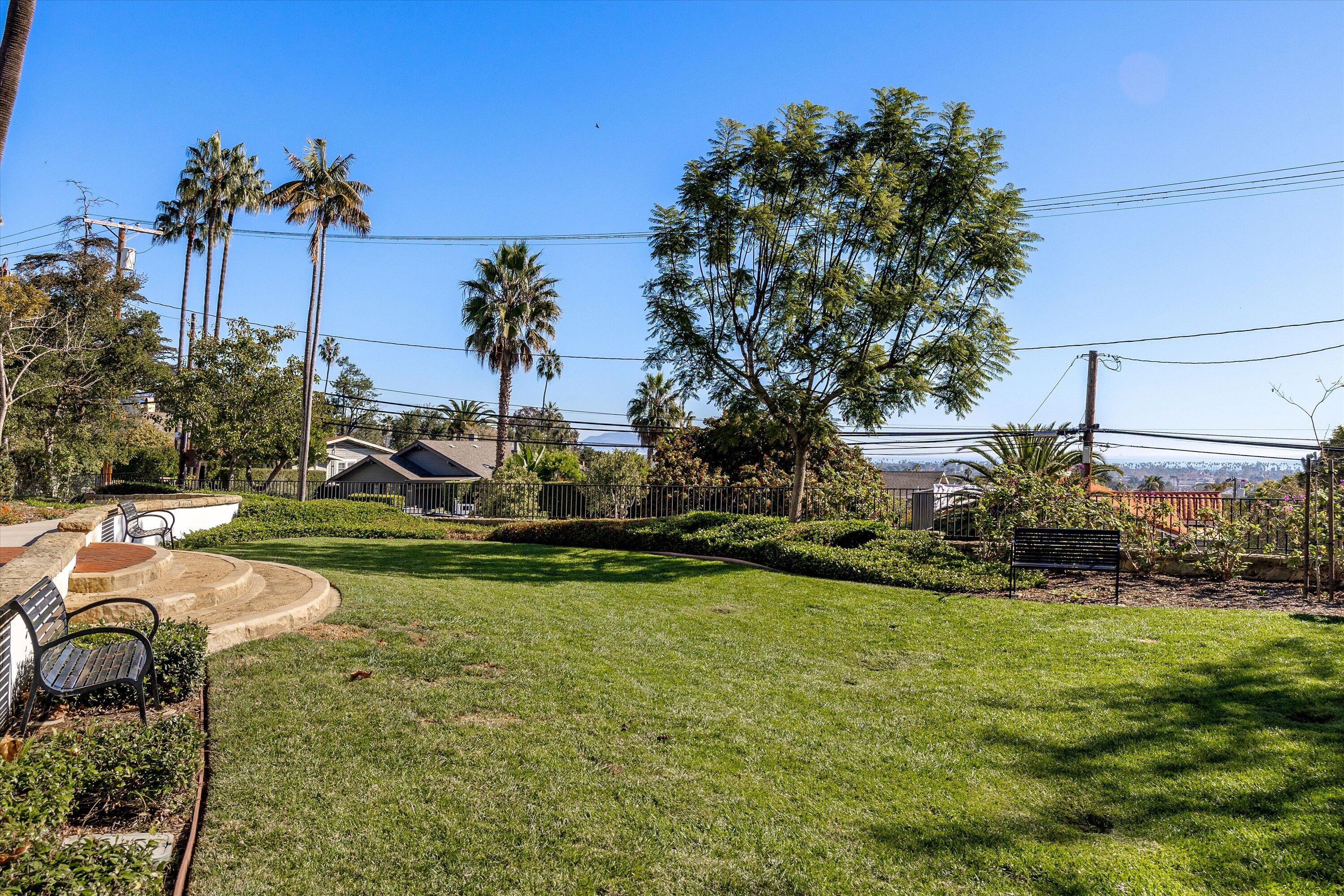 601 E Micheltorena 3