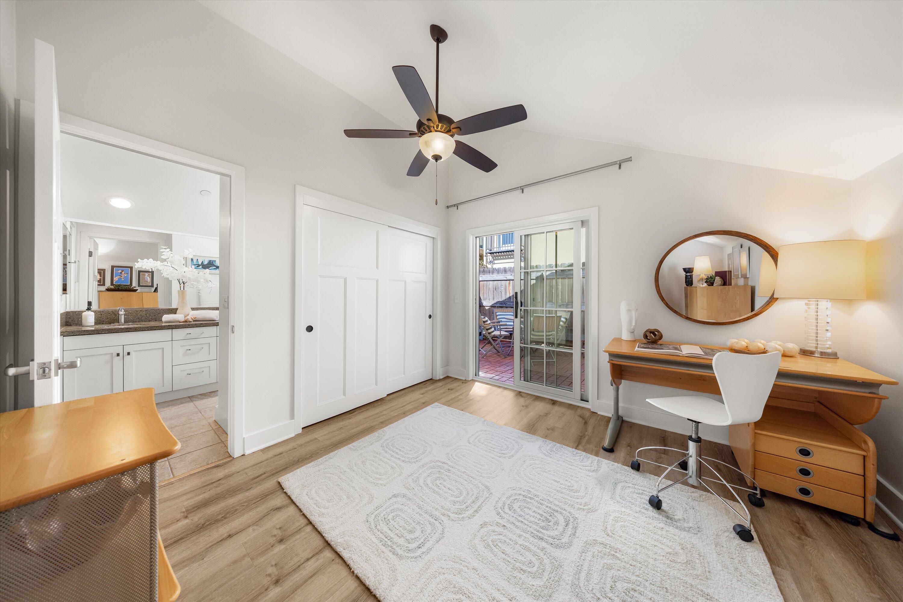 601 E Micheltorena 3