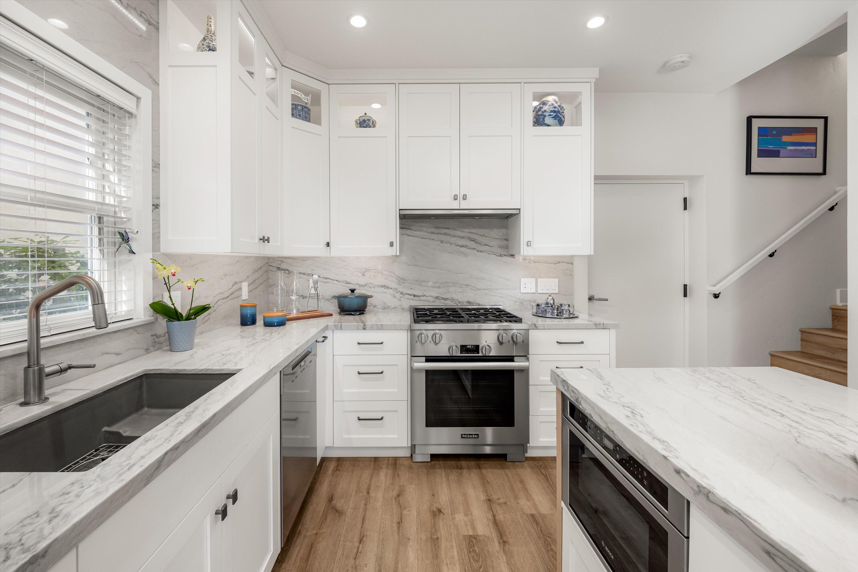 601 E Micheltorena 3