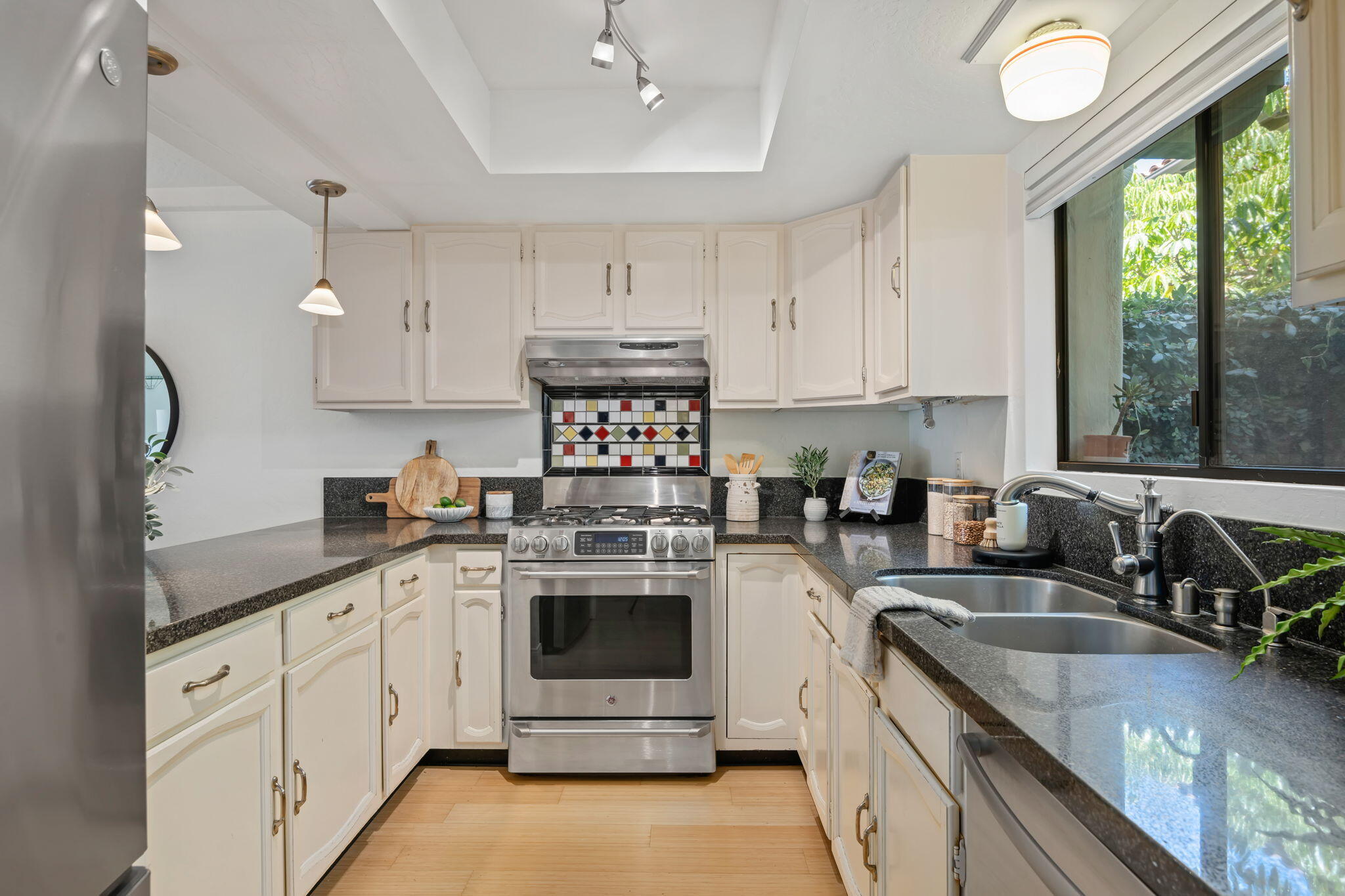 2012 Castillo Street Apt B