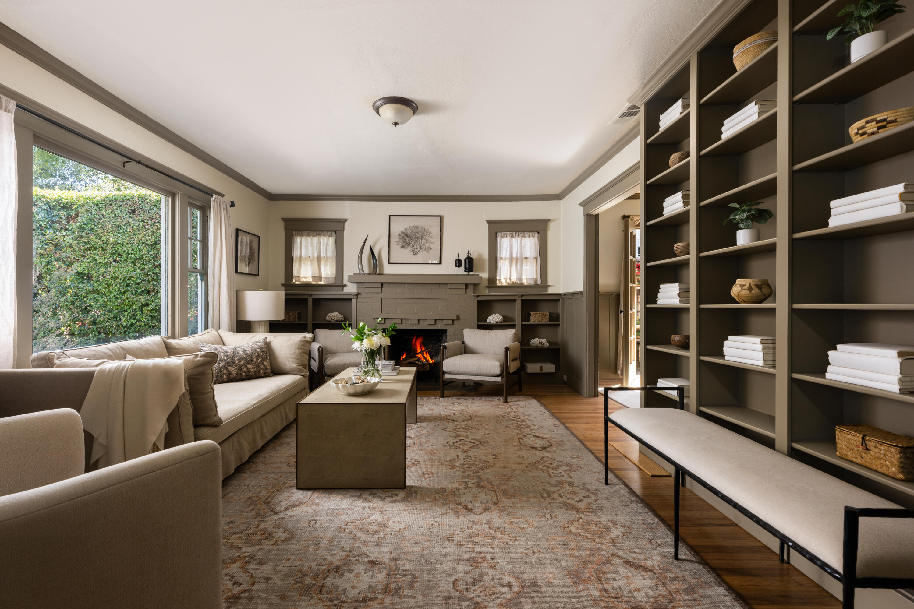 223 W Pedregosa Street