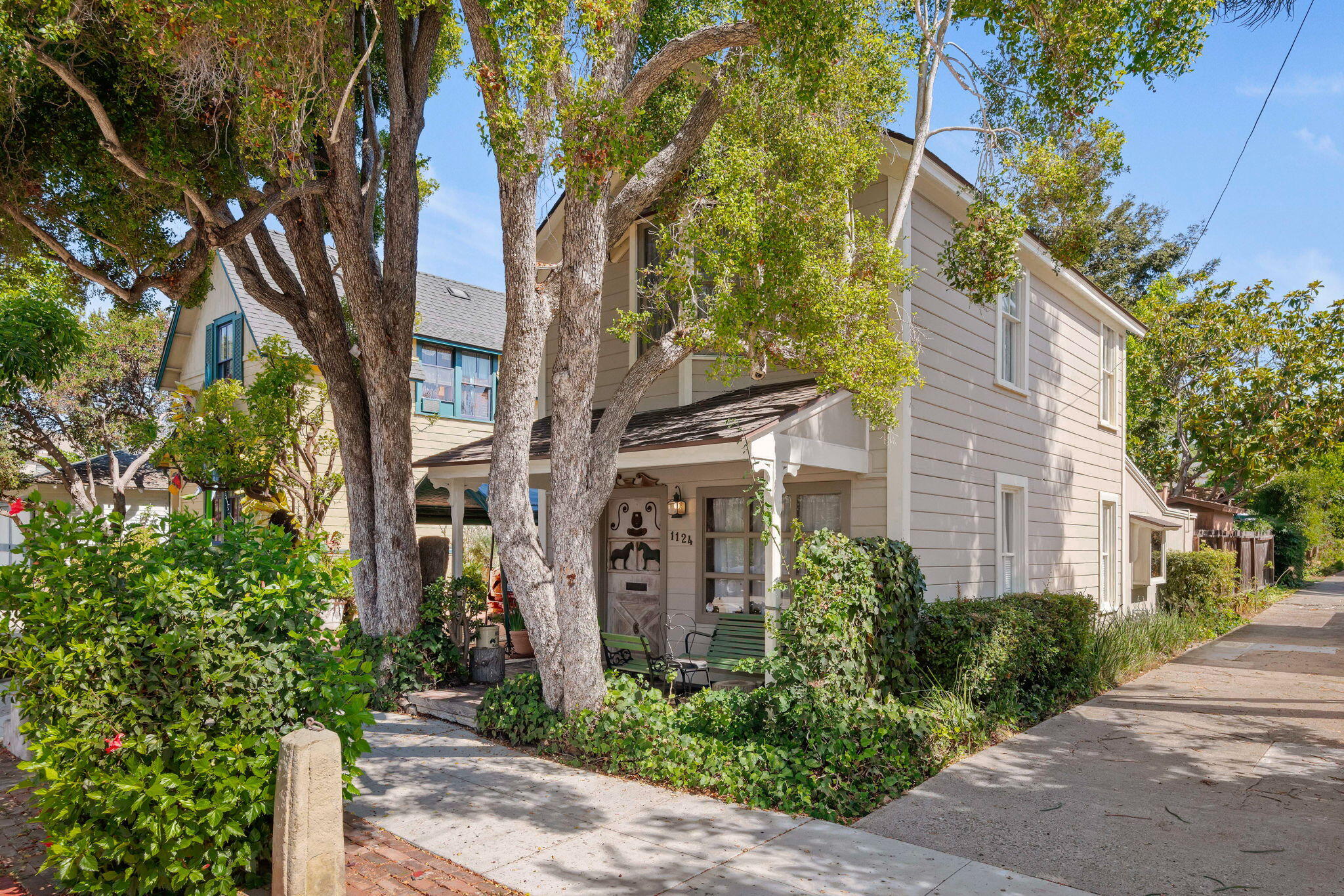 1124 Bath Street