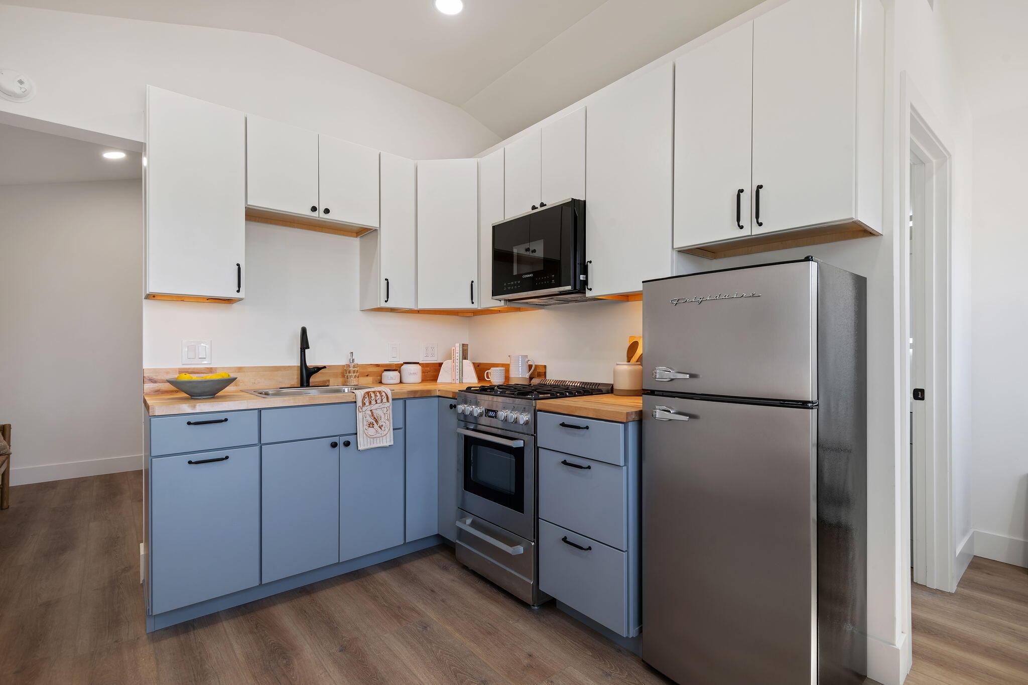 2848 Foothill Road