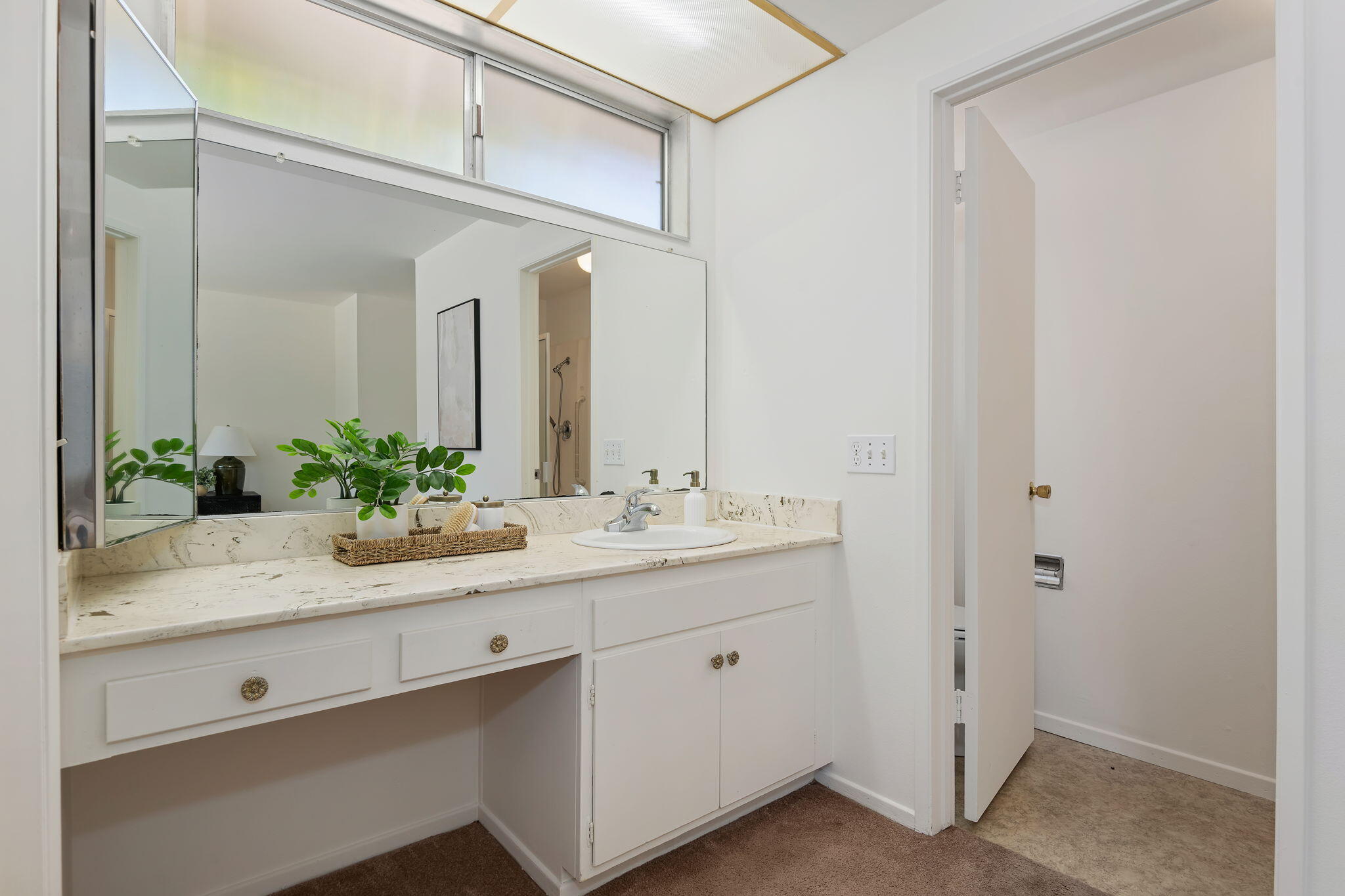 6440 Camino Viviente