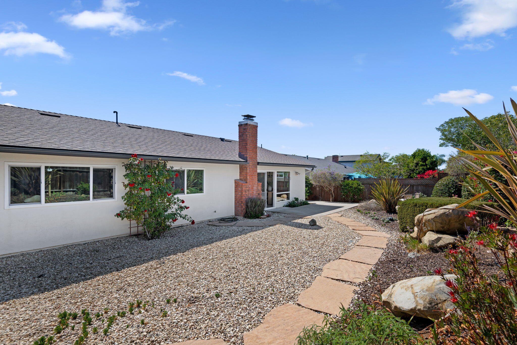 6440 Camino Viviente