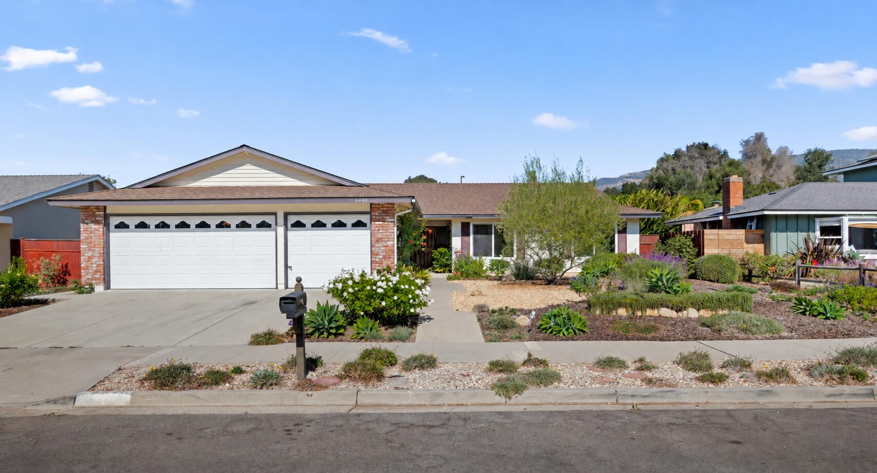 6440 Camino Viviente