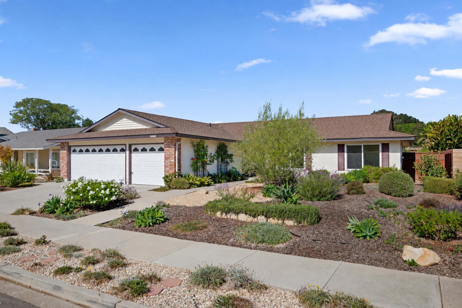 6440 Camino Viviente