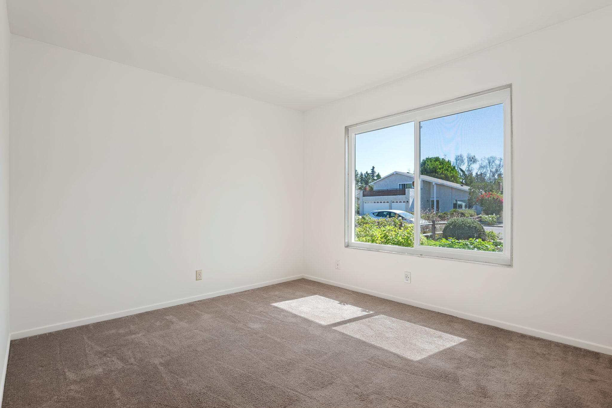 6440 Camino Viviente