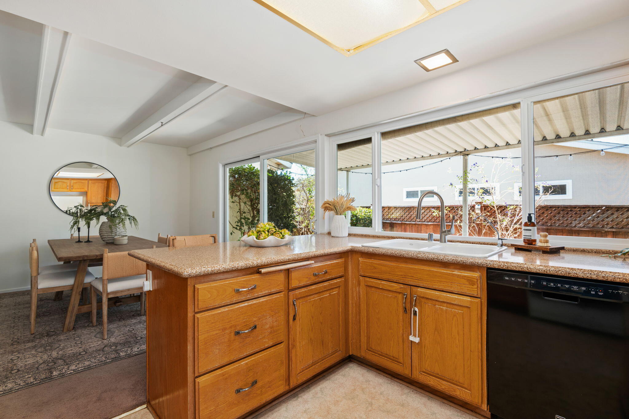 6440 Camino Viviente
