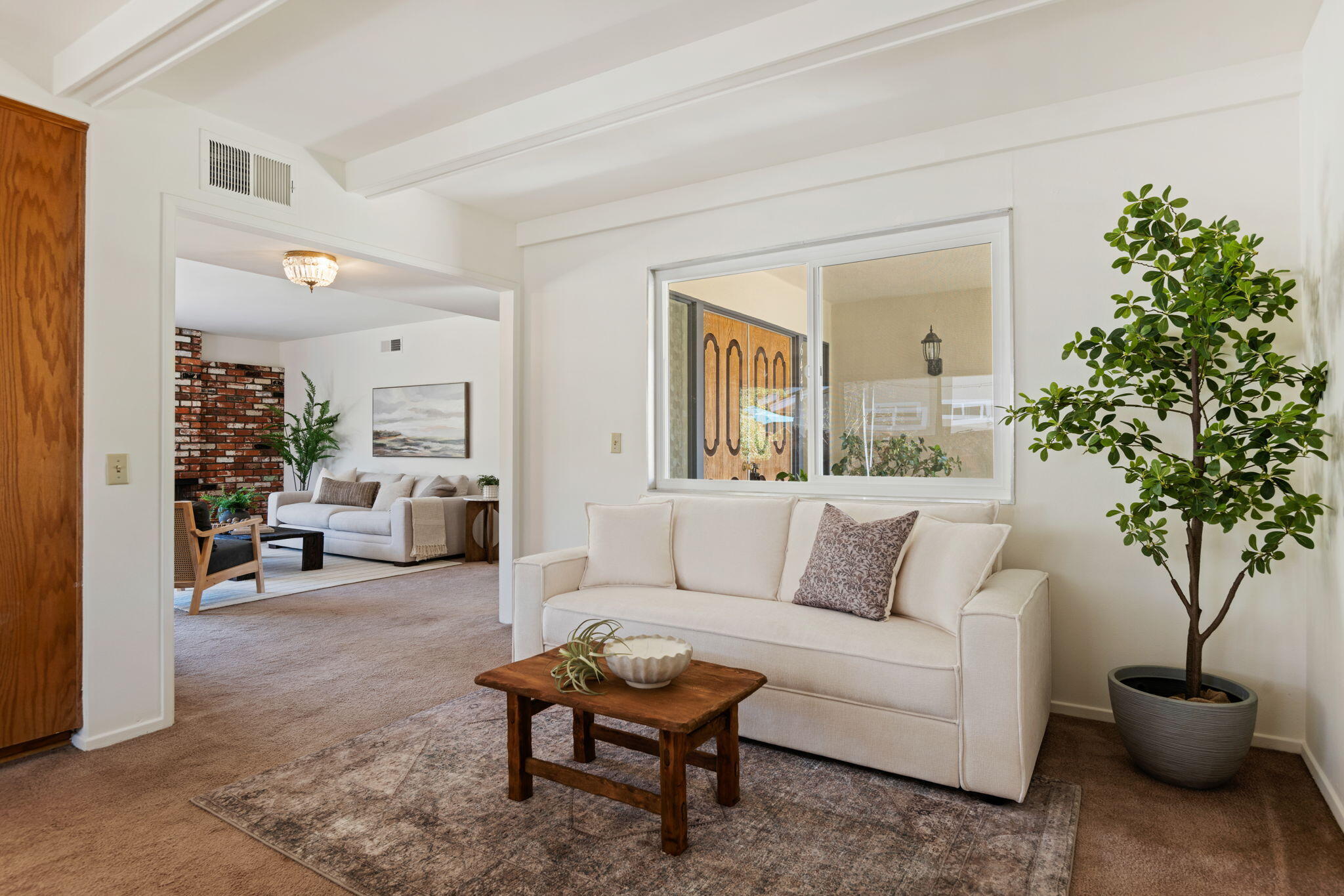 6440 Camino Viviente