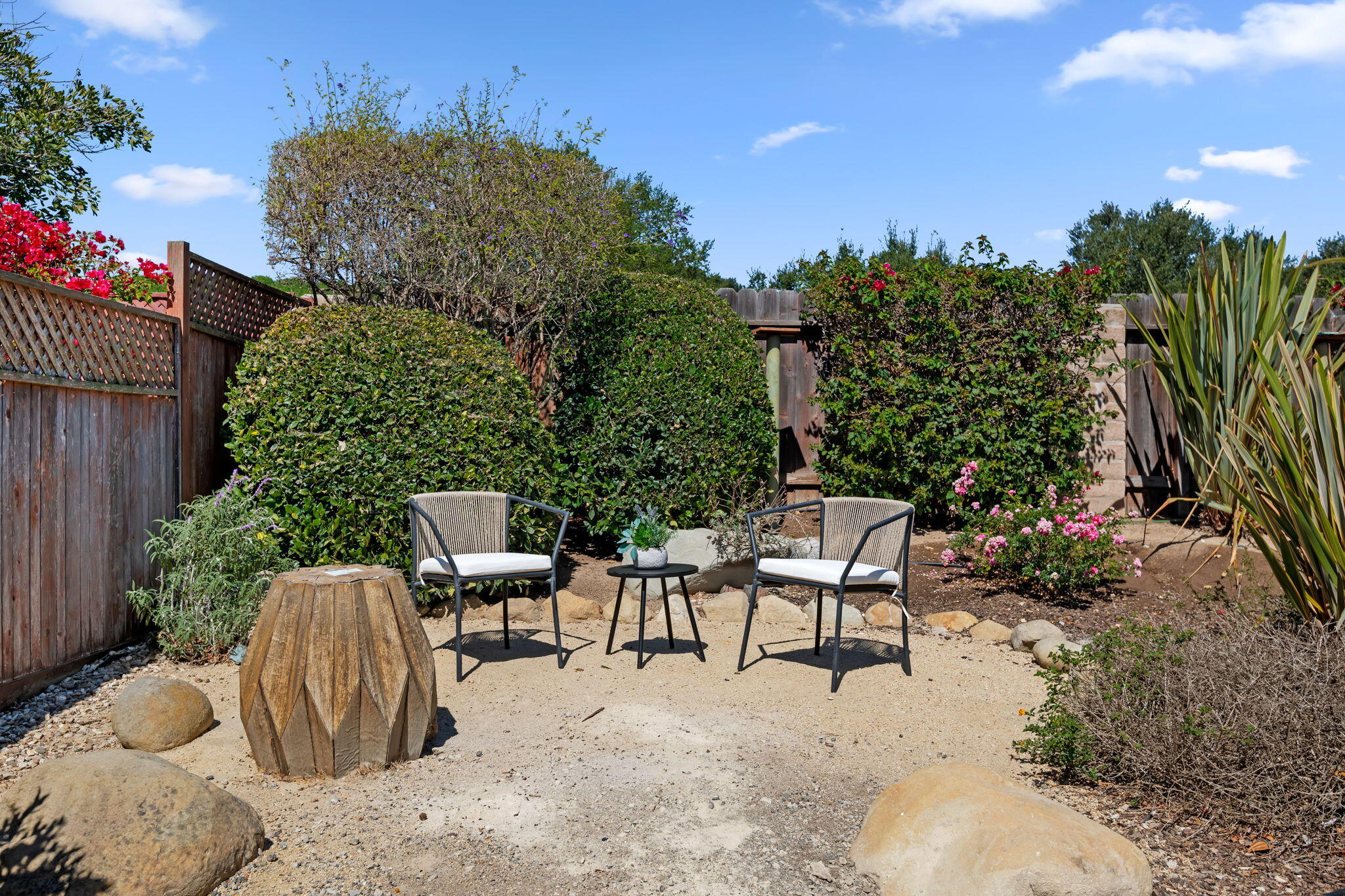 6440 Camino Viviente