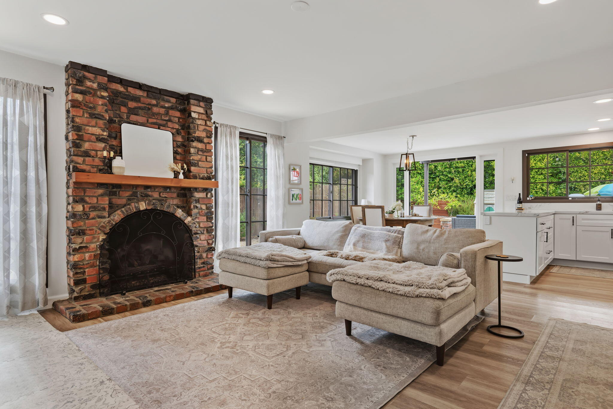 1504 Live Oak Lane