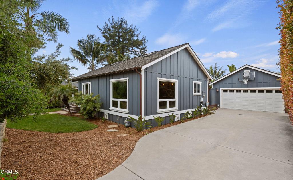 1093 Holly Avenue