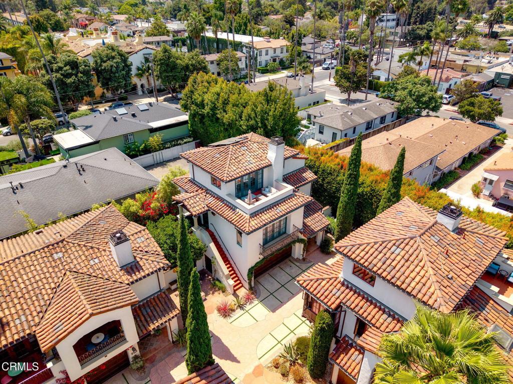 228 W Yanonali Street