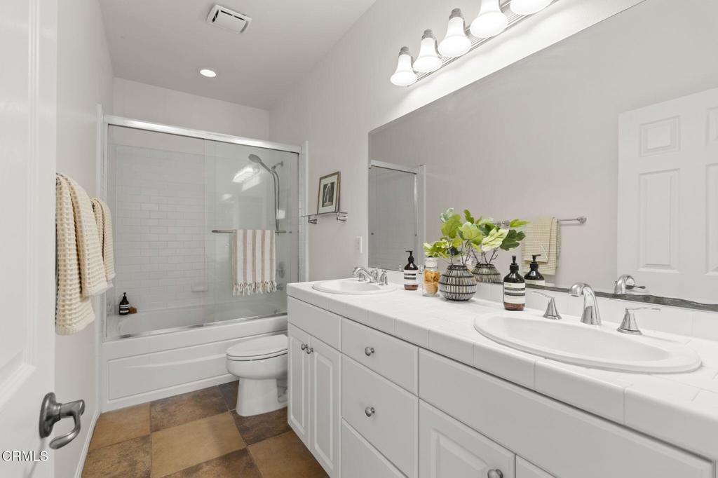 5338 Gillespie Street