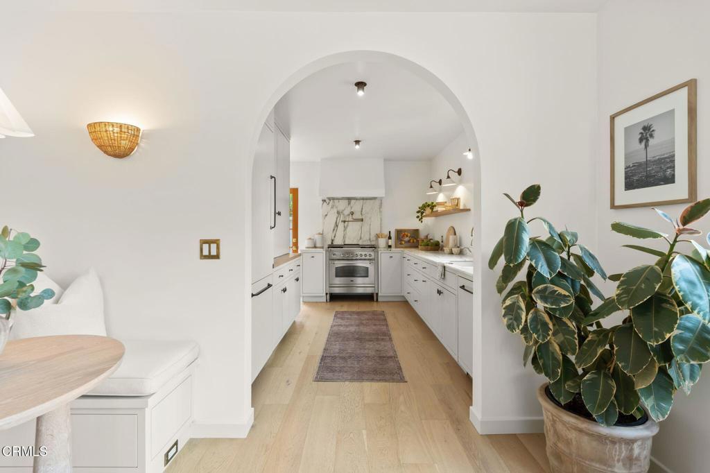 209 W Constance Avenue