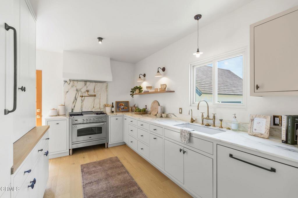 209 W Constance Avenue