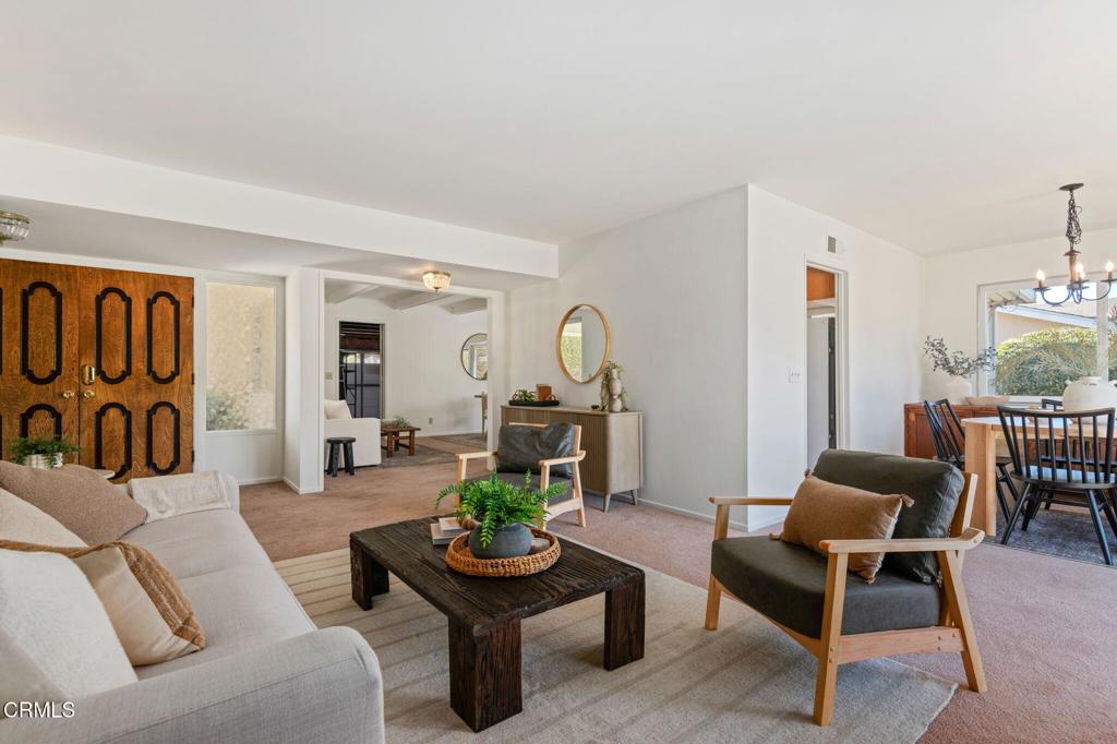 6440 Camino Viviente