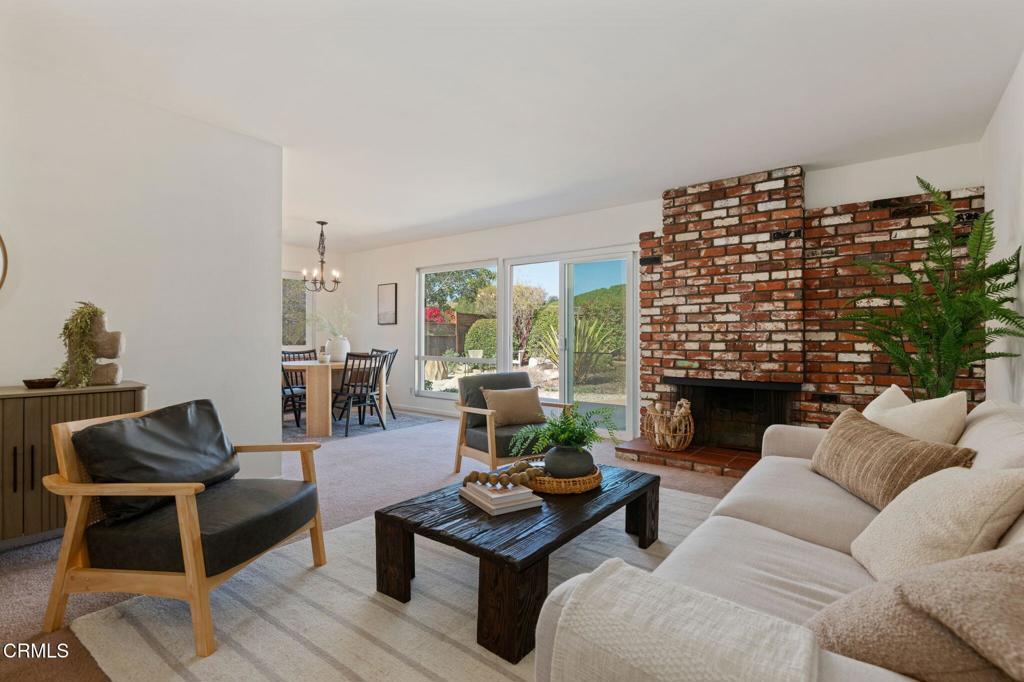 6440 Camino Viviente