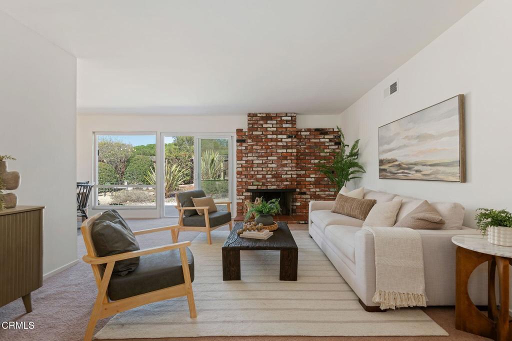 6440 Camino Viviente