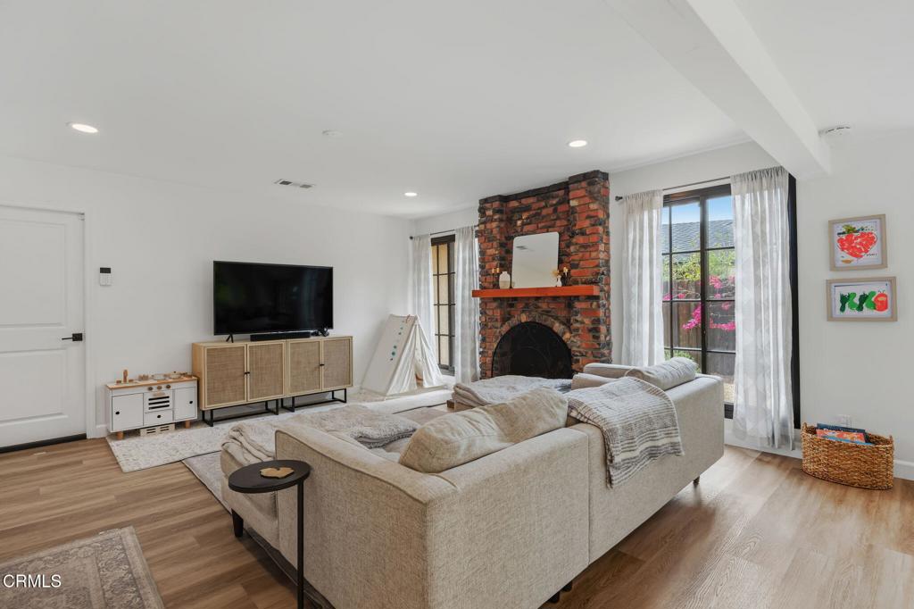 1504 Live Oak Lane