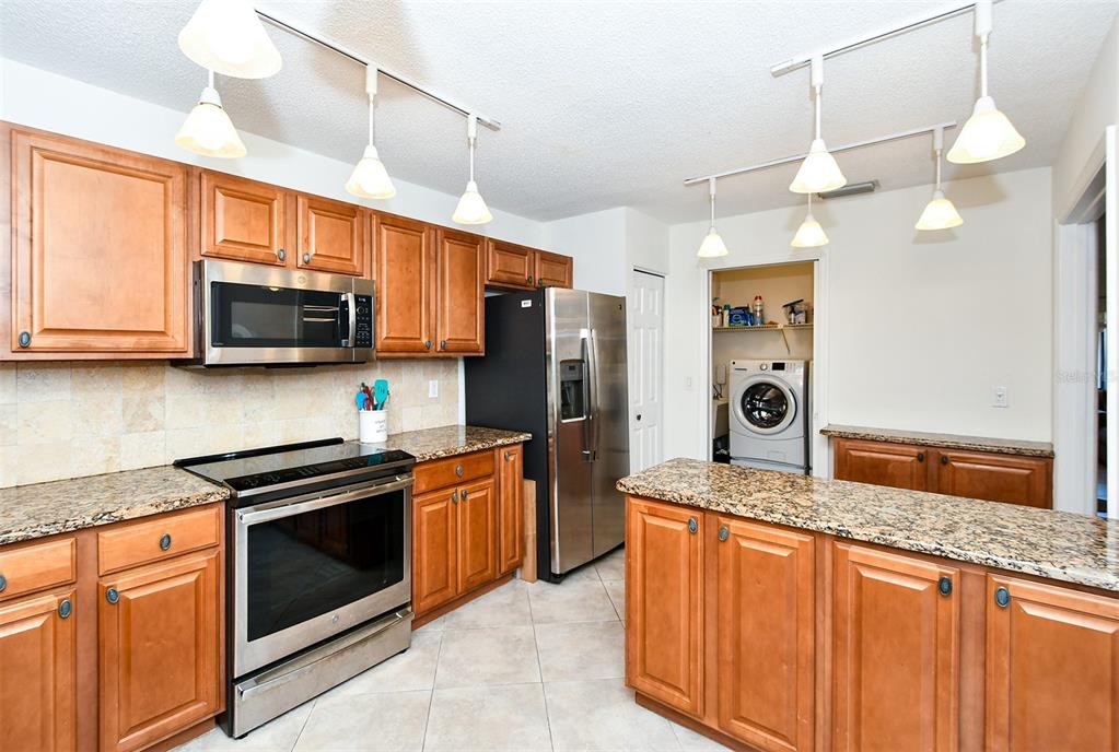 7805 PINE TRACE DRIVE