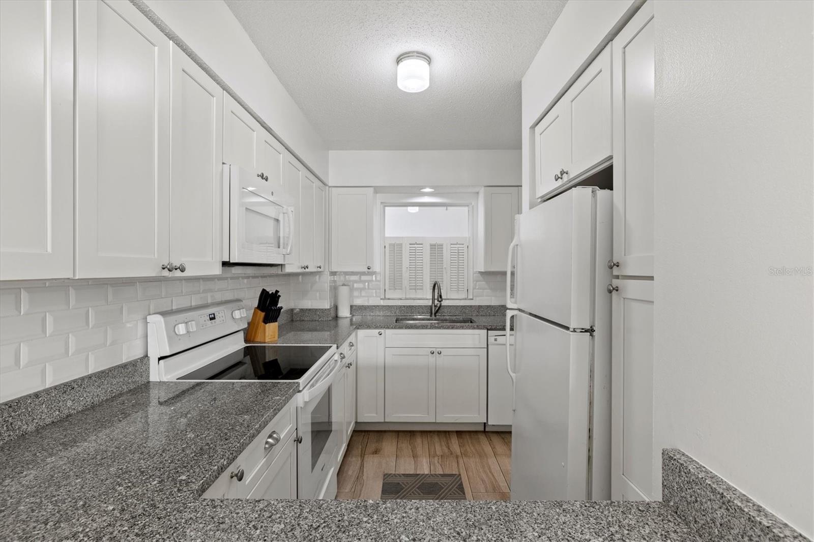 110 VISTA HERMOSA CIR #104B