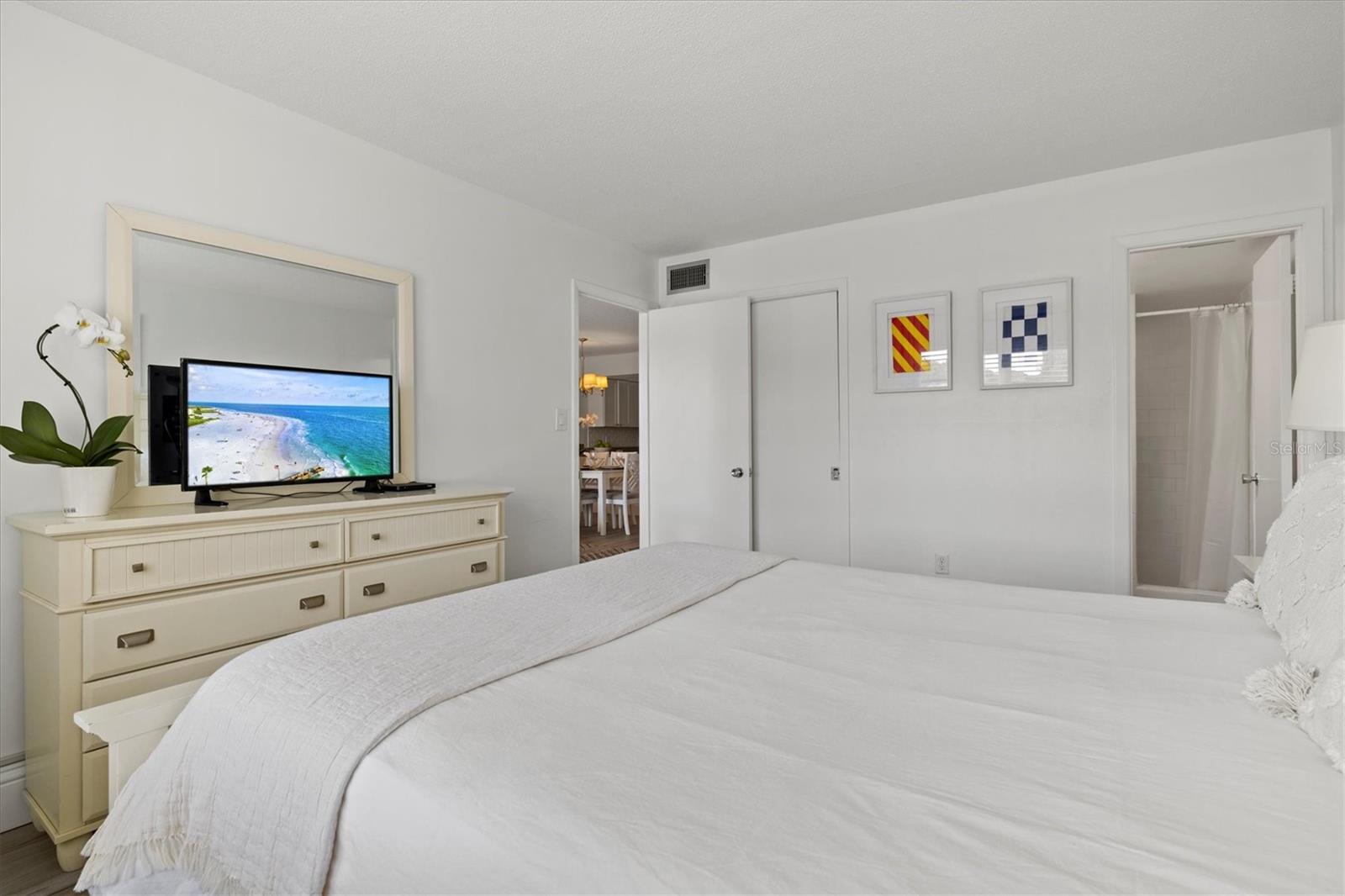 110 VISTA HERMOSA CIR #104B